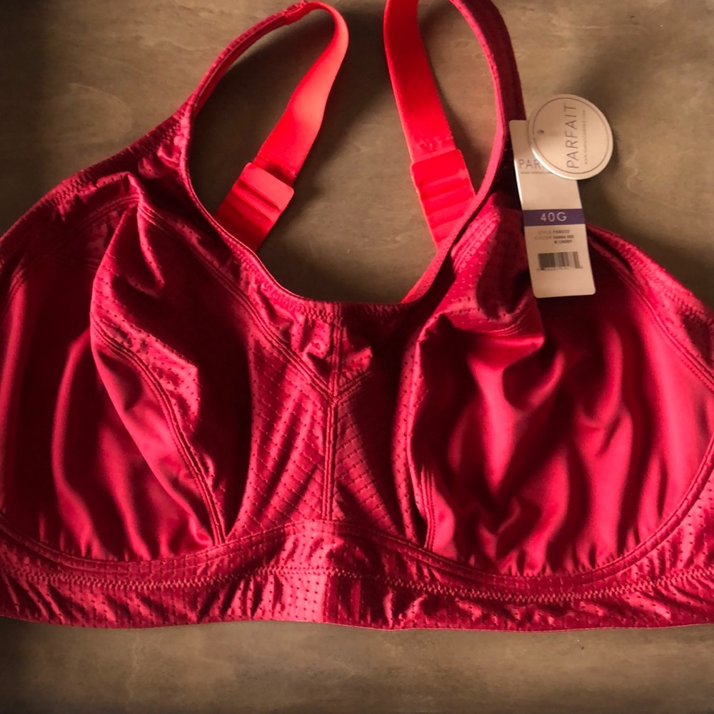 Parfait sports bra sz 40G Rumba Red w/cherry